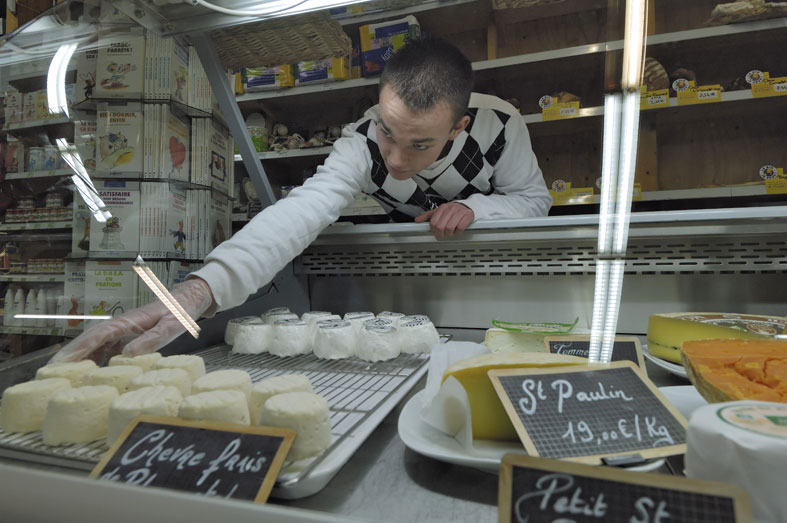 vendeur épicerie fromage